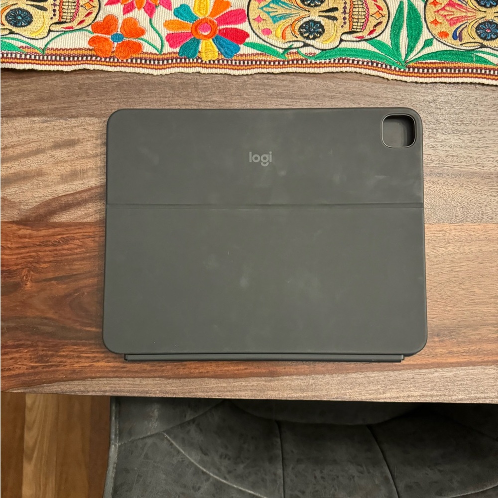 Logitech Combo Touch for iPad Pro 13in (M4)